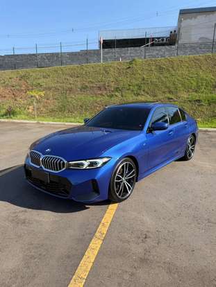 BMW-320i-2022