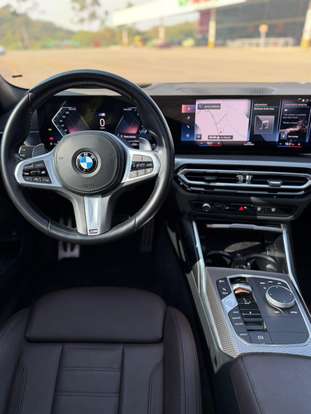 BMW-320i-2022