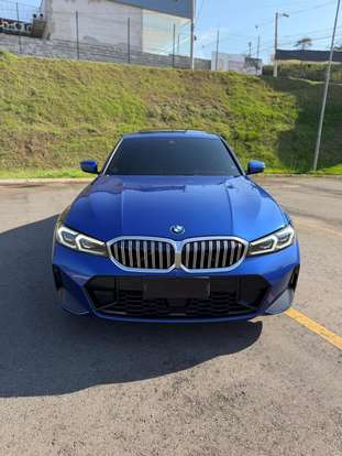 BMW-320i-2022