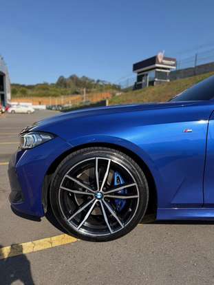 BMW-320i-2022