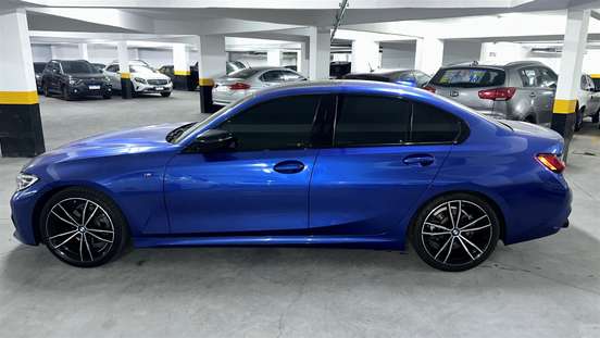 BMW-320i-2020
