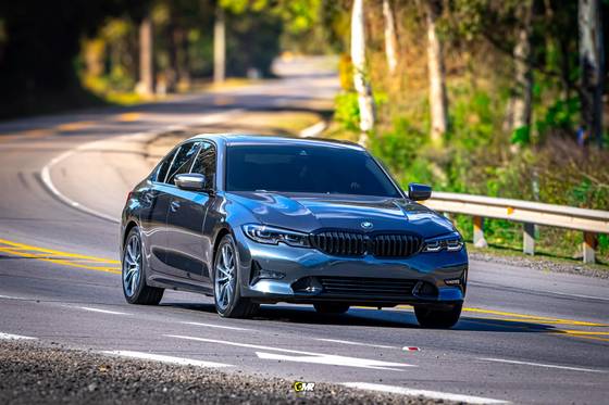 BMW 320i 2.0 16V TURBO GASOLINA SPORT AUTOMÁTICO