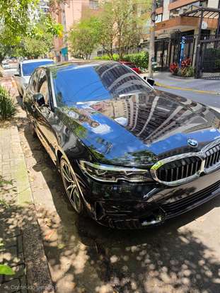BMW-320i-2019