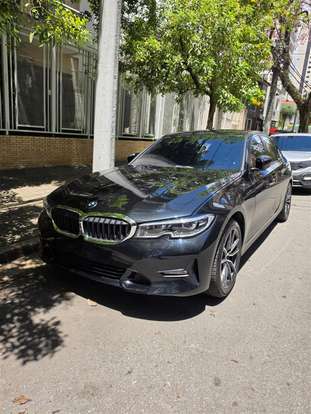 BMW-320i-2019