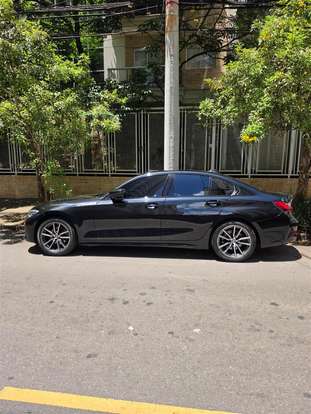 BMW-320i-2019
