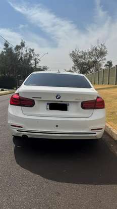 BMW-320i-2017