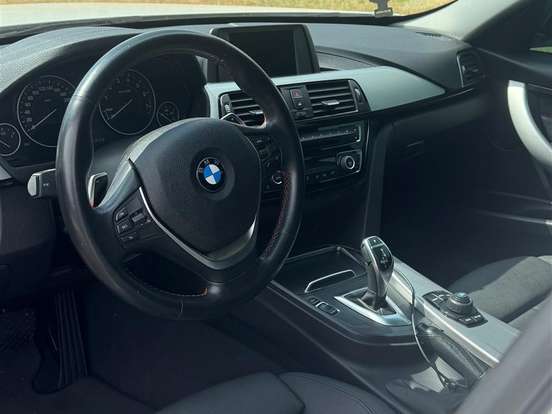 BMW-320i-2.0 SPORT 16V TURBO ACTIVE FLEX 4P AUTOMÁTICO BMW-320i-2017