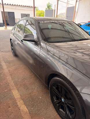 BMW-320i-2017