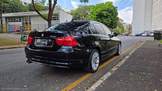 BMW-325i-2011
