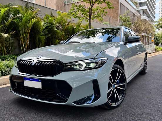 BMW-330e-2024