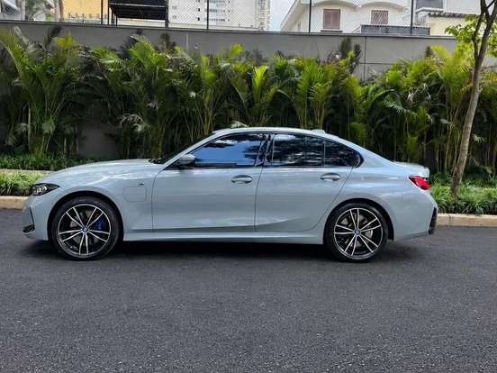BMW-330e-2.0 16V TURBO HÍBRIDO M SPORT AUTOMÁTICO BMW-330e-2024