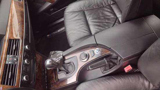 BMW-550i-2005