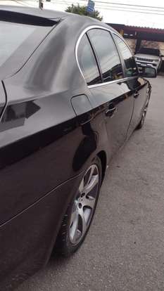 BMW-550i-4.8 SEDAN V8 32V GASOLINA 4P AUTOMÁTICO BMW-550i-2005
