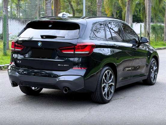 BMW-X1-2.0 16V TURBO ACTIVEFLEX SDRIVE20I M SPORT 25 ANOS 4P AUTOMÁTICO BMW-X1-2020
