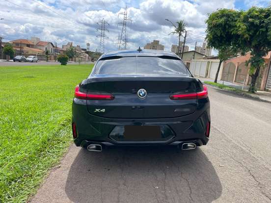 BMW-X4-2023