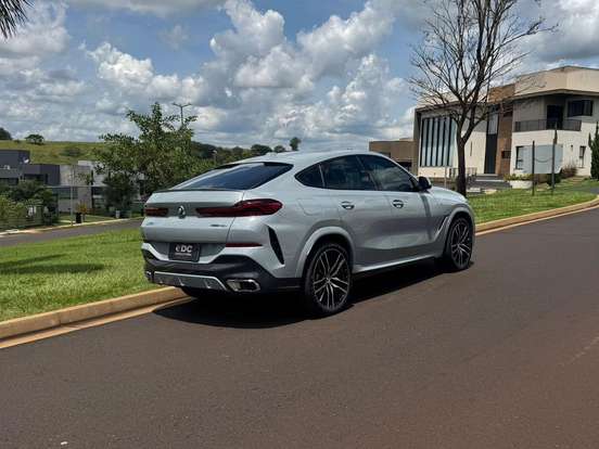 BMW-X6-2023