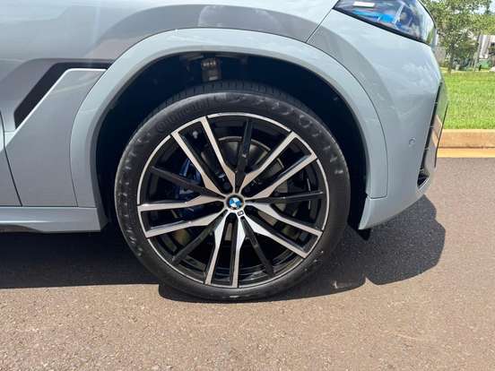 BMW-X6-2023