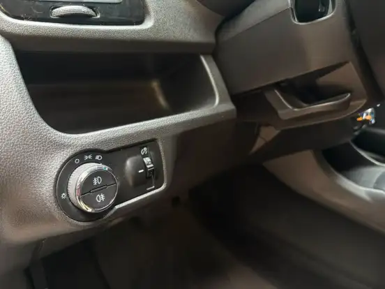 CHEVROLET-COBALT-2018