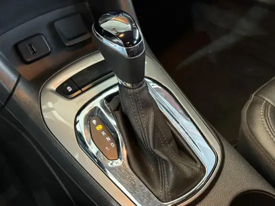 CHEVROLET-CRUZE-2019