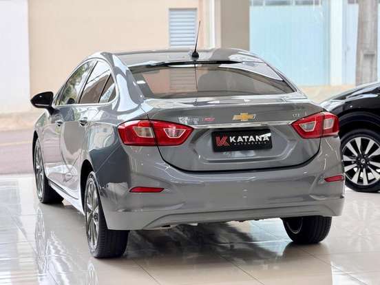 CHEVROLET-CRUZE-2019