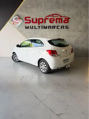 CHEVROLET-ONIX-2016