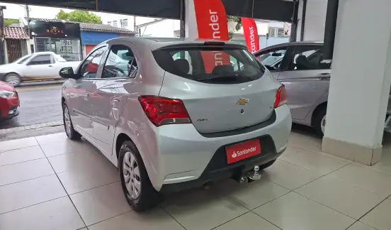 CHEVROLET-ONIX-2017