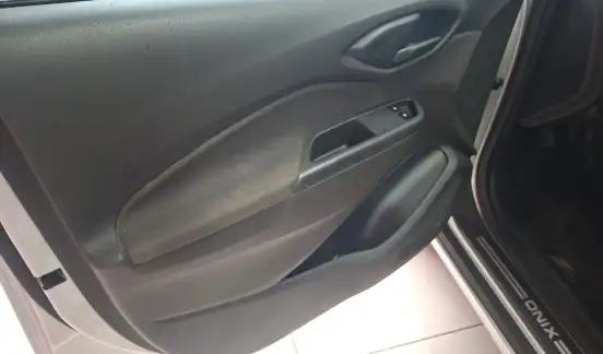 CHEVROLET-ONIX-2017