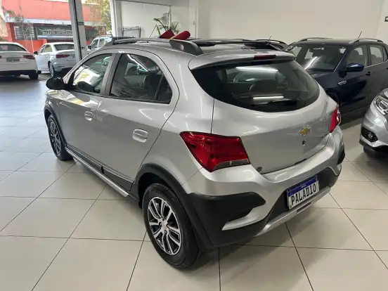CHEVROLET-ONIX-1.4 MPFI ACTIV 8V FLEX 4P AUTOMÁTICO CHEVROLET-ONIX-2017
