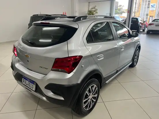 CHEVROLET-ONIX-1.4 MPFI ACTIV 8V FLEX 4P AUTOMÁTICO CHEVROLET-ONIX-2017