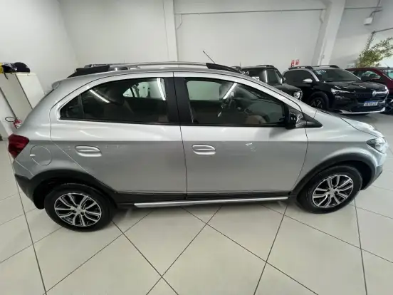 CHEVROLET-ONIX-1.4 MPFI ACTIV 8V FLEX 4P AUTOMÁTICO CHEVROLET-ONIX-2017