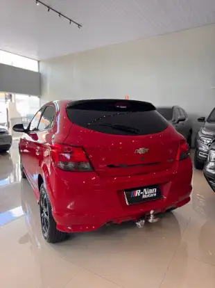 CHEVROLET-ONIX-2015