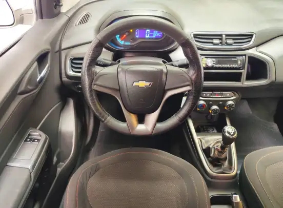 CHEVROLET-ONIX-2013