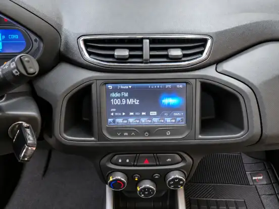 CHEVROLET-ONIX-2015