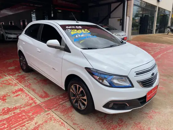 CHEVROLET-ONIX-2015