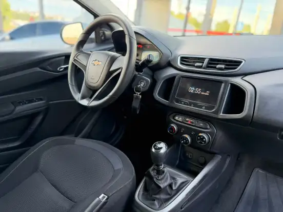 CHEVROLET-ONIX-2013