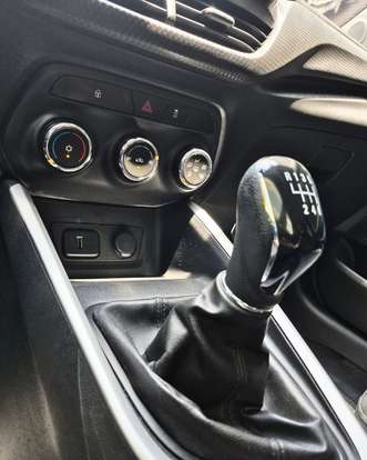 CHEVROLET-ONIX-2020