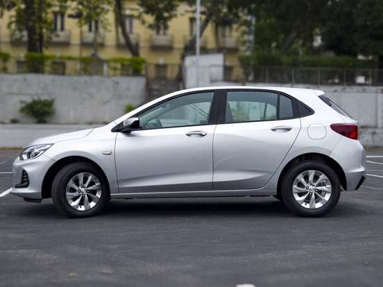 CHEVROLET-ONIX-2021