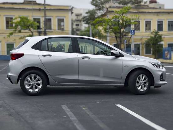 CHEVROLET-ONIX-2021