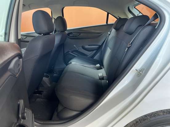 CHEVROLET-ONIX-2018