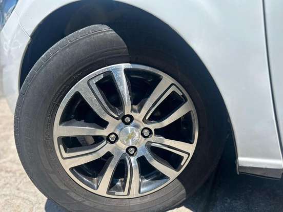 CHEVROLET-ONIX-2019
