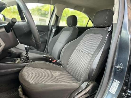 CHEVROLET-ONIX-1.0 MPFI JOY 8V FLEX 4P MANUAL CHEVROLET-ONIX-2019