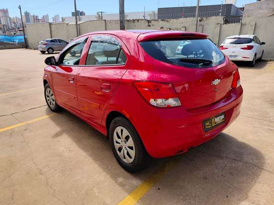 CHEVROLET-ONIX-2014