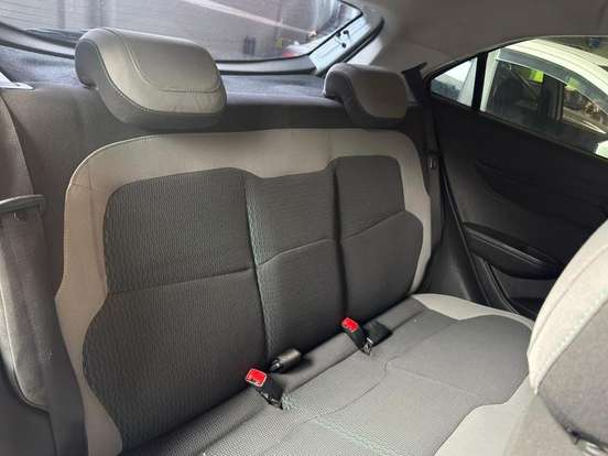 CHEVROLET-ONIX-1.0 MPFI LS 8V FLEX 4P MANUAL CHEVROLET-ONIX-2015
