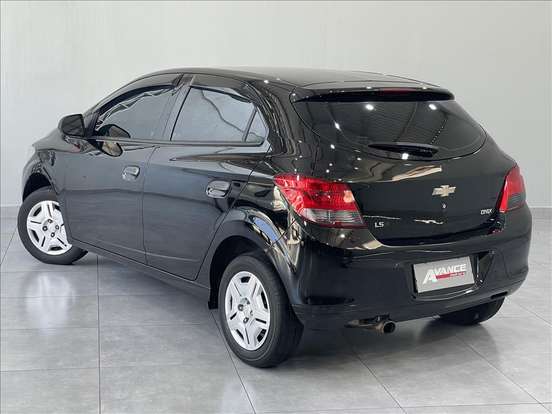 CHEVROLET-ONIX-2015
