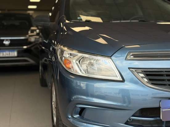 CHEVROLET-ONIX-2015