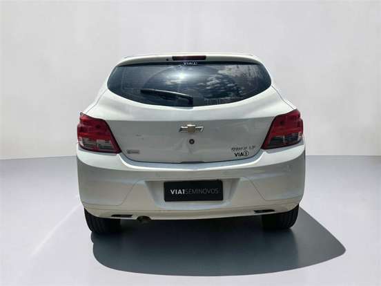 CHEVROLET-ONIX-2015