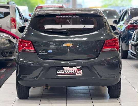 CHEVROLET-ONIX-2017