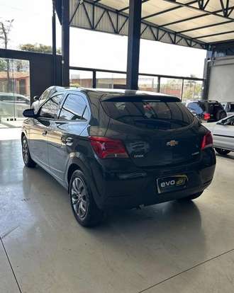 CHEVROLET-ONIX-2019