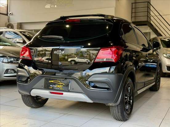 CHEVROLET-ONIX-2018