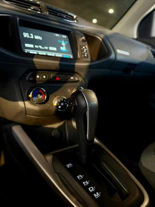 CHEVROLET-ONIX-2018